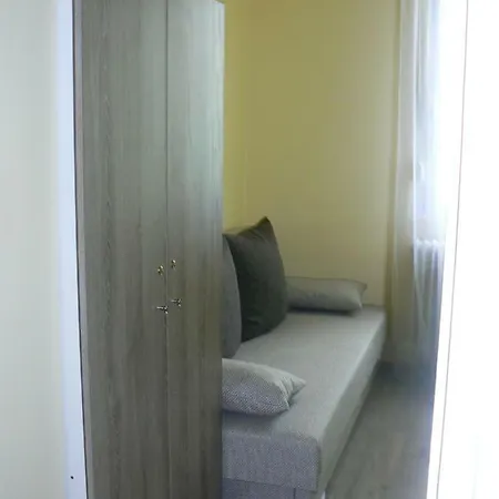 Daire Roza Apartman Pápa
